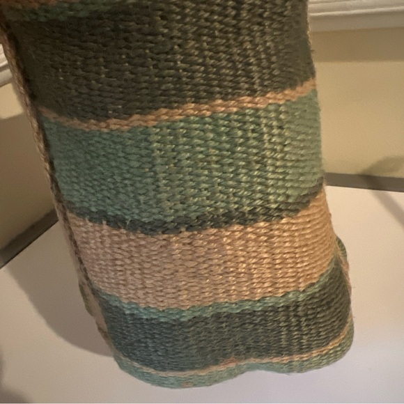 Small Woven BOHO Basket Jute Bucket Bag/ Tote - Picture 4 of 11